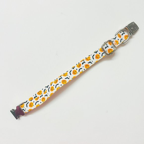 Halloween Dog Collar with Jack-o'-Lanterns and Bats (Medium) - Picture 3 of 6